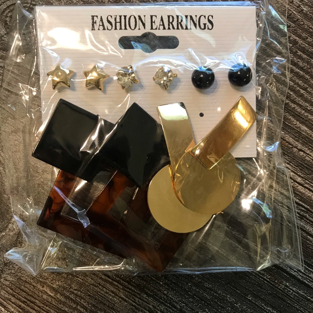 Women set of 5 earrings